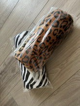 Load image into Gallery viewer, Nail Art Hand Cushion
